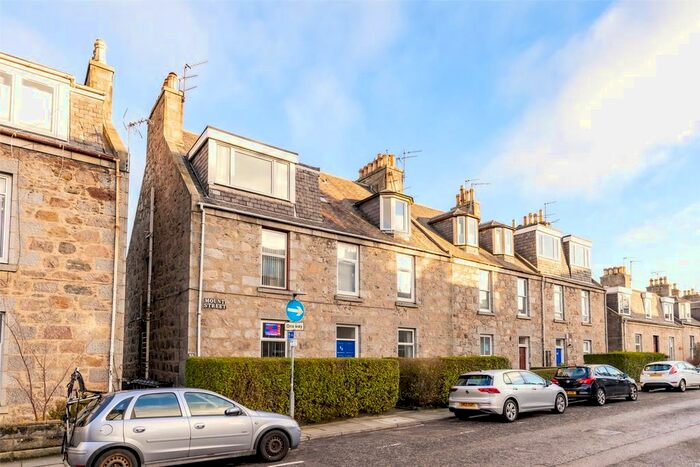 1 Bedroom Flat To Rent In Mount Street, Top Floor Left, Aberdeen, AB25