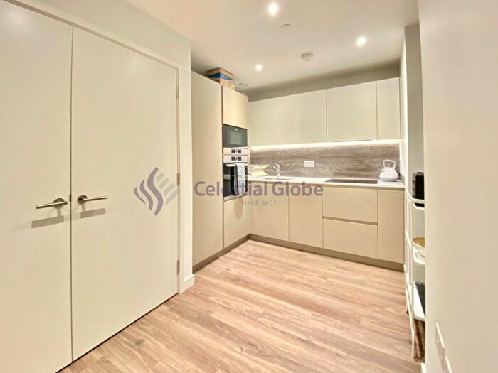 1 Bedroom Flat To Rent In Newnton Close, London, N4