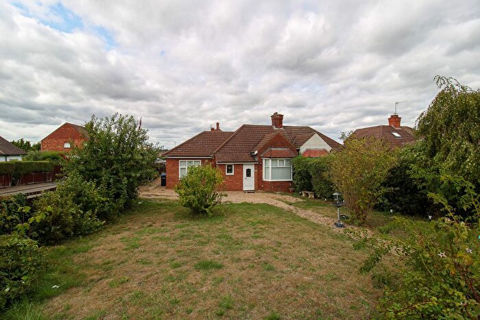 3 Bedroom Bungalow To Rent In Kettering Road, Northampton, NN3