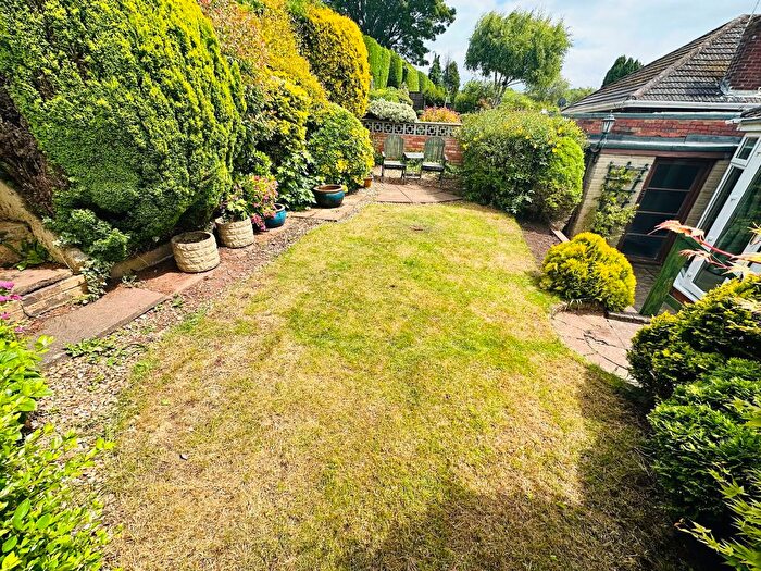 3 Bedroom Bungalow For Sale In Spencer Close, The Straits, Lower Gornal, DY3