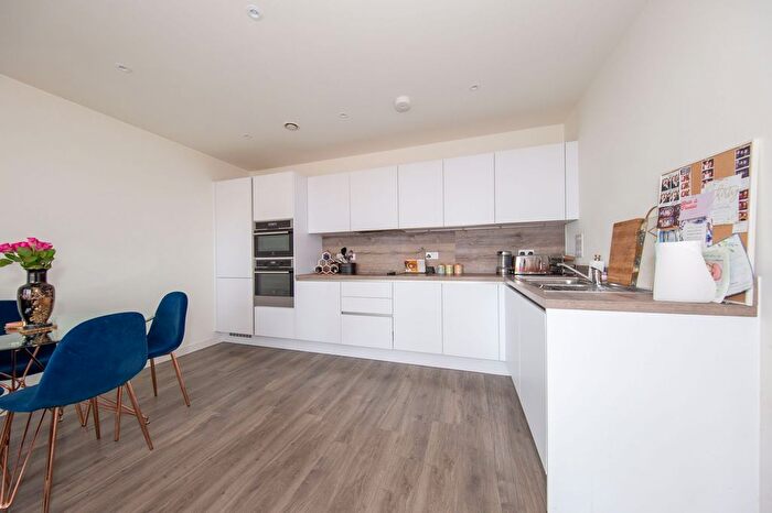 2 Bedroom Flat For Sale In Moorhen Drive, Hawfinch House, NW9