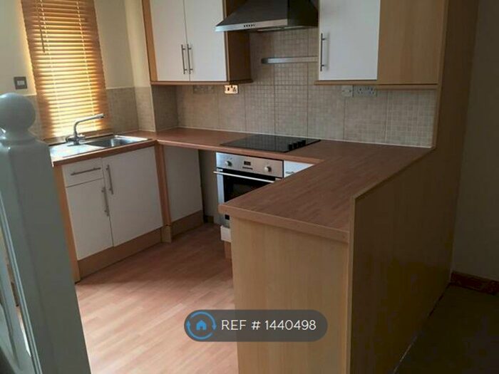 1 Bedroom Terraced House To Rent In Birch Walk, Porthcawl, CF36
