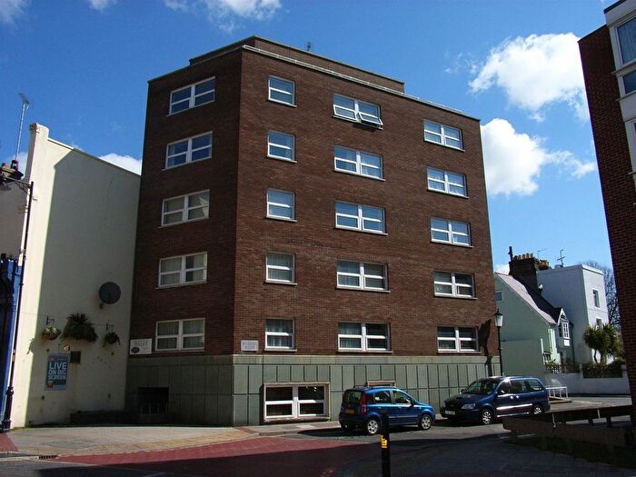 1 Bedroom Flat To Rent In Villiers Court, Southsea, PO5