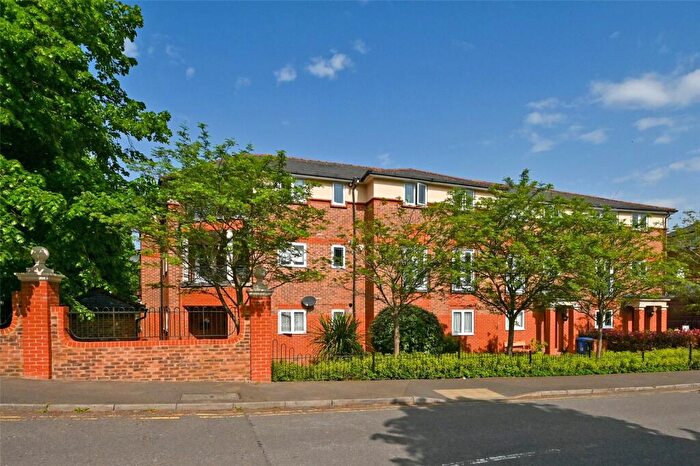 2 Bedroom Apartment To Rent In Earl's House, Chaucer Close, Windsor, Berkshire, SL4