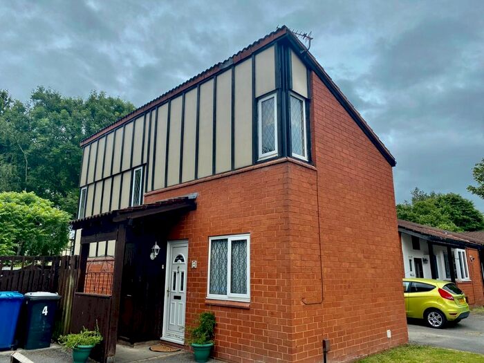 3 Bedroom End Of Terrace House To Rent In Kingfisher Close, Birchwood, Warrington, Cheshire, WA3