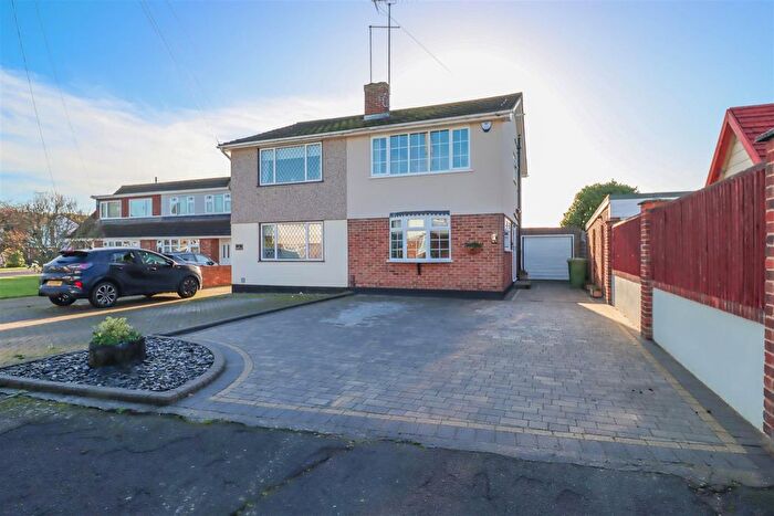 2 Bedroom Semi-Detached House For Sale In Reeds Way, Wickford, SS12