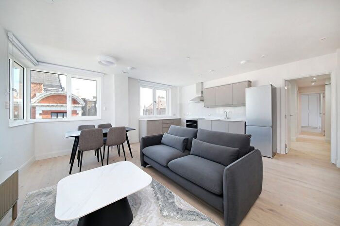 2 Bedroom Flat To Rent In Stonhouse Street, Clapham North, SW4