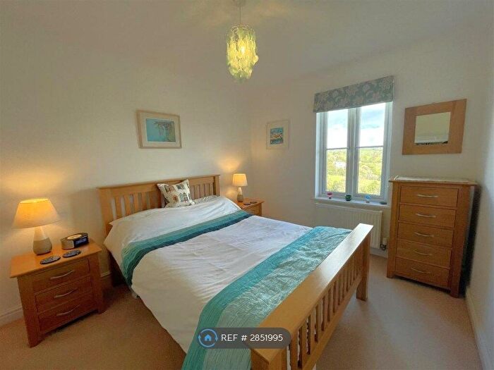 2 Bedroom Flat To Rent In Hill Hay Close, Fowey, PL23