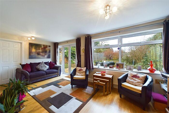 3 Bedroom Semi-Detached House To Rent In Rushden Drive, Reading, Berkshire, RG2