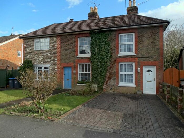 2 Bedroom End Of Terrace House To Rent In Station Road, Burgess Hill RH15