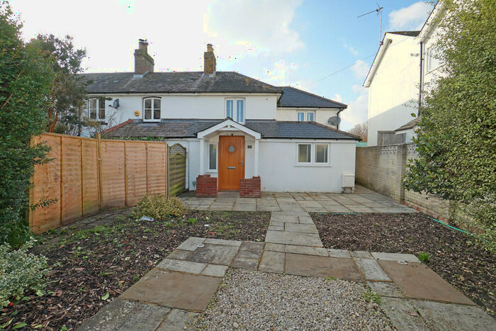 3 Bedroom Cottage To Rent In Brockhampton Lane, Havant, PO9