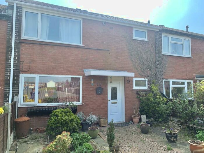3 Bedroom House To Rent In Naburn Walk, Leeds, LS14