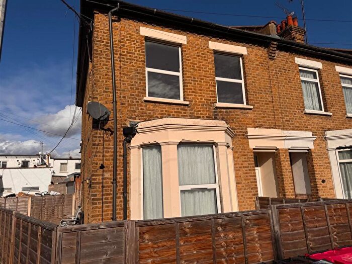 2 Bedroom Apartment To Rent In Belle Vue Place, Southend-On-Sea, SS1