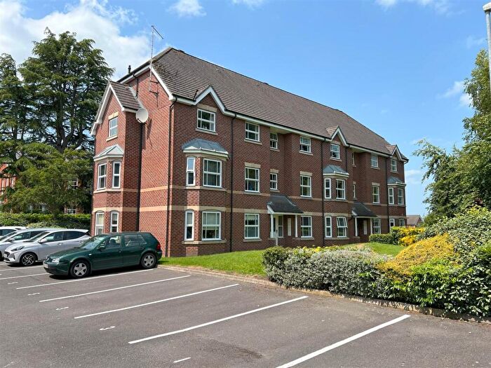 2 Bedroom Apartment For Sale In Westholme Close, Congleton, CW12