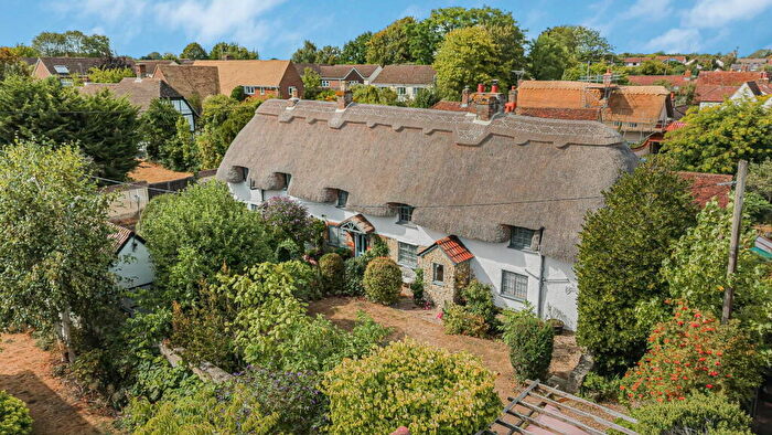 4 Bedroom Cottage For Sale In Hadenham, Buckinghamshire, HP17