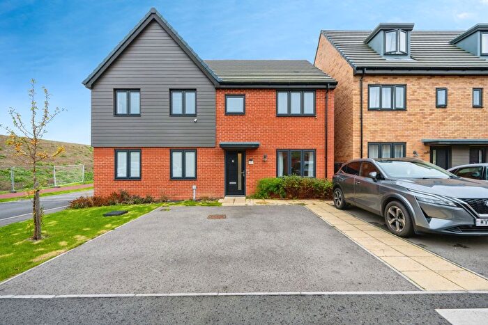 3 Bedroom Semi Detached House For Sale In Neale Close, Milton Keynes, MK17