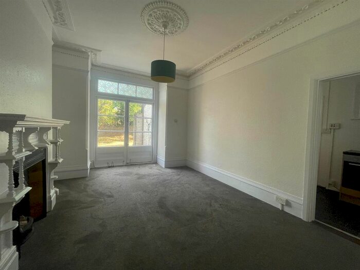 1 Bedroom Flat To Rent In The Avenue, Gravesend, DA11