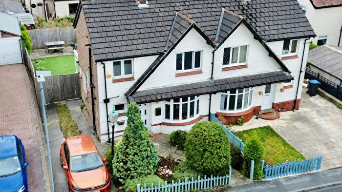 3 Bedroom Semi-Detached House For Sale In Bowwood Drive, Sandbeds, Keighley, BD20