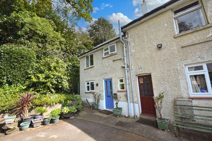 2 Bedroom End Of Terrace House To Rent In York Crescent, Aldershot, GU11