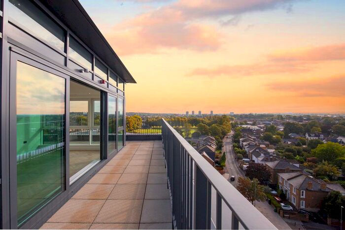 2 Bedroom Flat To Rent In Wheatfield Way, Kingston Upon Thames, KT1