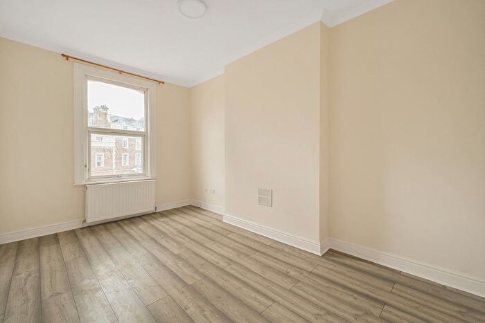 5 Bedroom Maisonette To Rent In Kew Bridge Road, Brentford, TW8