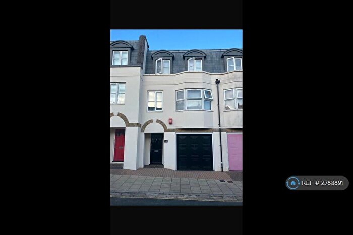3 Bedroom Terraced House To Rent In North Gardens, Brighton, BN1