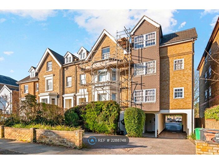 Studio To Rent In Marncrest, Surbiton, KT5