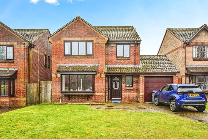 4 Bedroom Detached House For Sale In Canons Close, Warminster, BA12