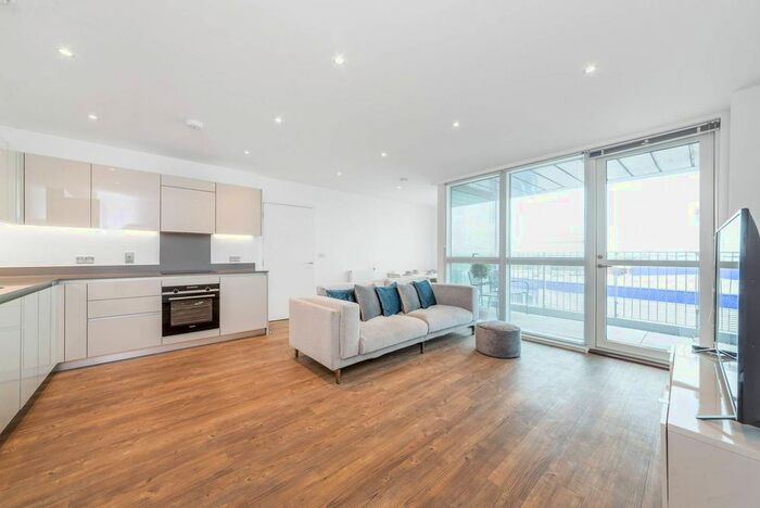 2 Bedroom Flat To Rent In Grand Union House, Alperton, Wembley, HA0