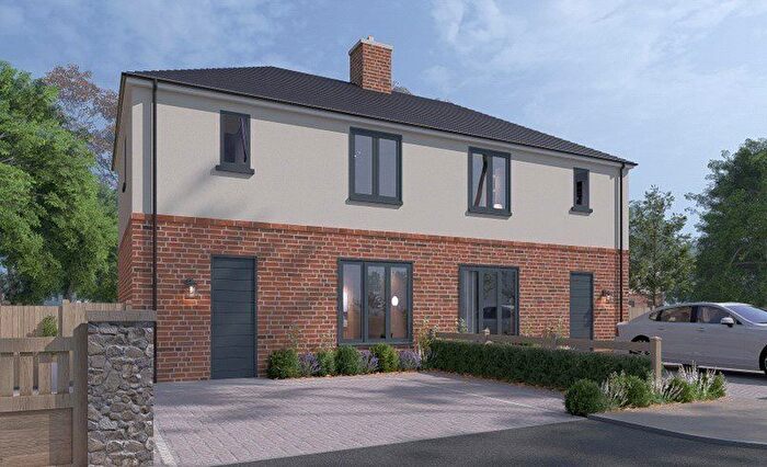 Semi-Detached House For Sale In Rockfield Road, Monmouth, NP25