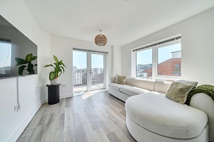 1 Bedroom Flat For Sale In Amber House, Bracknell, Berkshire, RG12