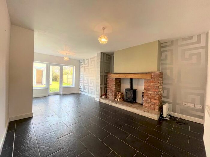 4 Bedroom Detached House To Rent In Hilderstone Road, Meir Heath, Stoke-On-Trent, Staffordshire, ST3