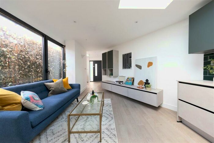 1 Bedroom Bungalow To Rent In Southwell Grove Road, Leyton, London, E11