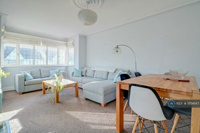 2 Bedroom Flat To Rent In Crowstone Avenue, Westcliff-On-Sea, SS0