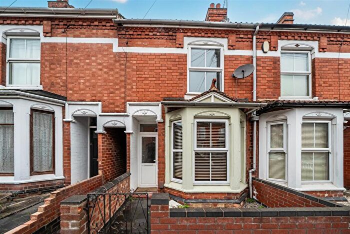 3 Bedroom Terraced House For Sale In Claremont Road, Rugby, CV21