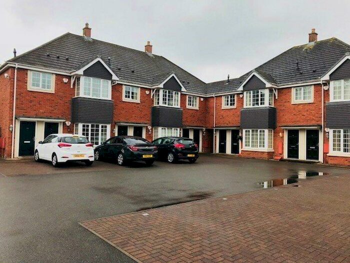 2 Bedroom Flat To Rent In Summerfield Road, Dudley, DY2