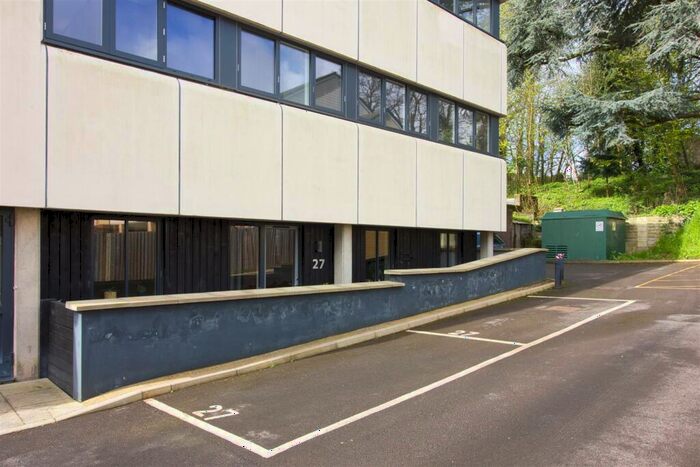 2 Bedroom Apartment For Sale In Cedar Court, Malmesbury, SN16