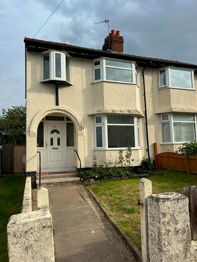 3 Bedroom Semi-Detached House To Rent In Raeburn Avenue, Wirral, CH48