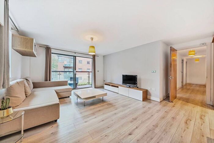 3 Bedroom Flat To Rent In Montaigne Close, Westminster, London, SW1P