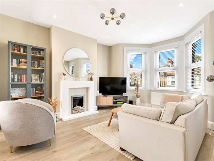 2 Bedroom Maisonette For Sale In Willingdon Road, London, N22
