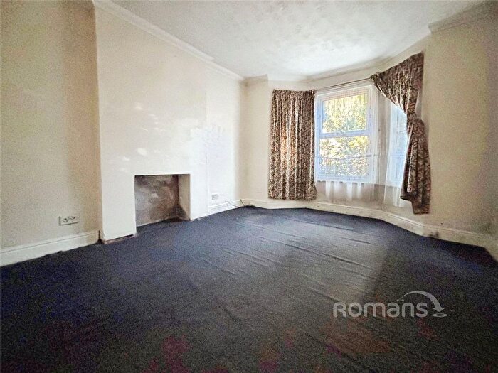 2 Bedroom Flat For Sale In Frimley Road, Camberley, Surrey, GU15
