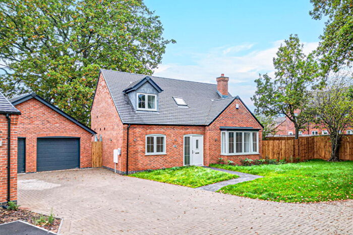 3 Bedroom Detached Bungalow For Sale In Lowbrook Lane, Tidbury Green, B90