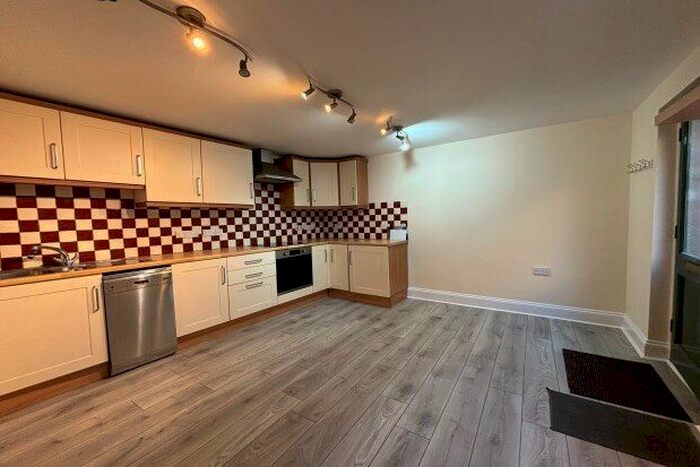 2 Bedroom Property To Rent In North Street, Exeter, EX4