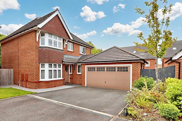 4 Bedroom Detached House For Sale In Pinfold Drive, Prestwich, M25