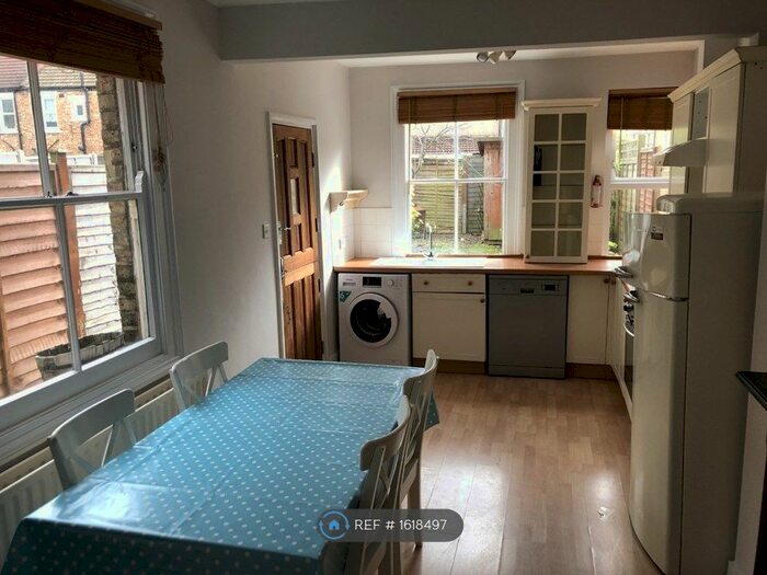 3 Bedroom End Of Terrace House To Rent In Leonard Road, London, SW16
