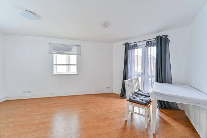 1 Bedroom Flat For Sale In Trundleys Road, Deptford, London, SE8