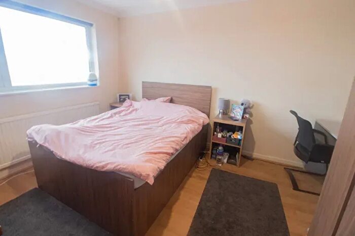 3 Bedroom Terraced House To Rent In Edmonton, N9
