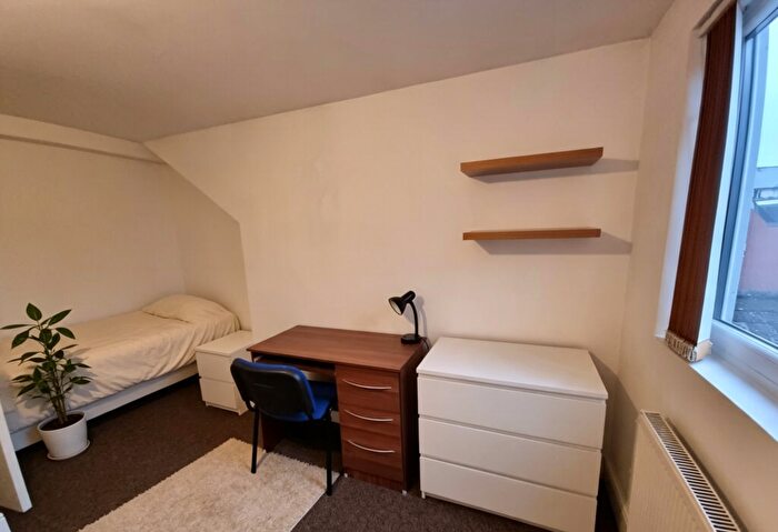 1 Bedroom Terraced House To Rent In Bristol Road, Selly Oak, Birmingham, B29