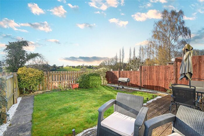 1 Bedroom Maisonette For Sale In Dovedale Close, Harefield, Uxbridge, UB9