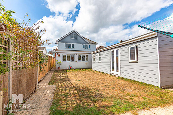 5 Bedroom Detached House For Sale In Parley Road, Bournemouth, BH9